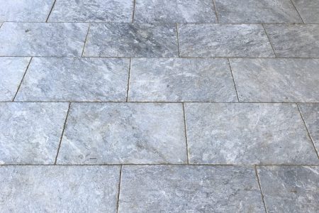 20220518_232154046_iOS (1)